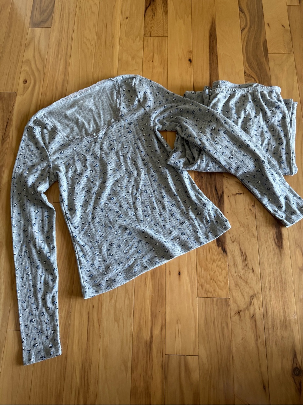 NWOT GAP Pointelle PJ Set - Grey with Blue Floral - M